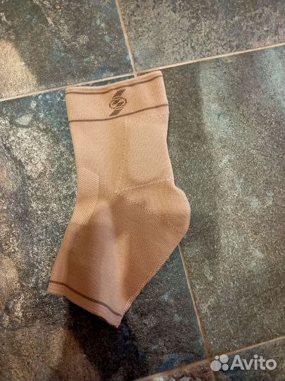 Бандаж ортопедический на голеностопный сустав