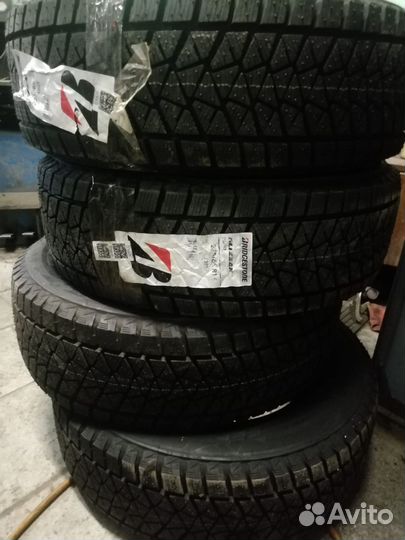 Bridgestone Blizzak DM-V2 225/65 R17