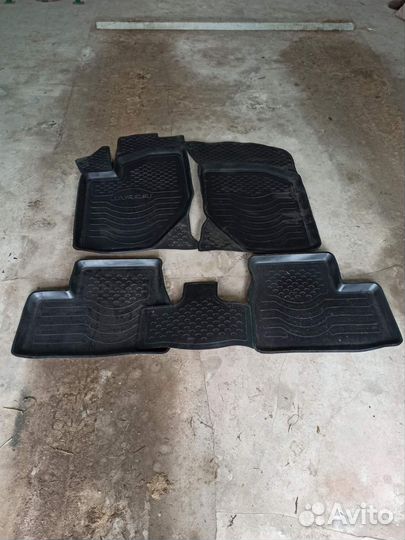 Автомобильные коврики на Гранту