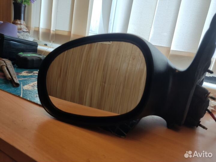 Зеркало левое Dodge Stratus