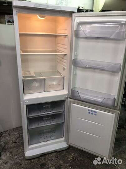 Холодильник Бирюса