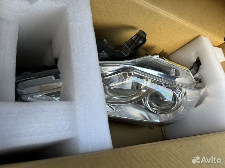 Фара левая на toyota camry 50