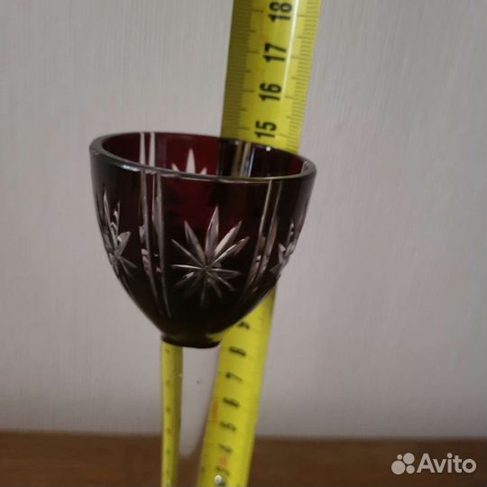 Старинные рюмки на ножке,цветной хрусталь