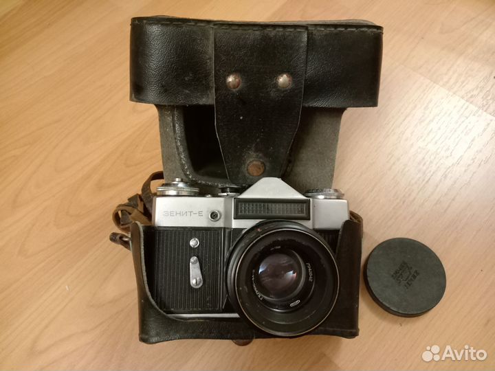 Плёночный фотоаппарат Зенит Е в футляре