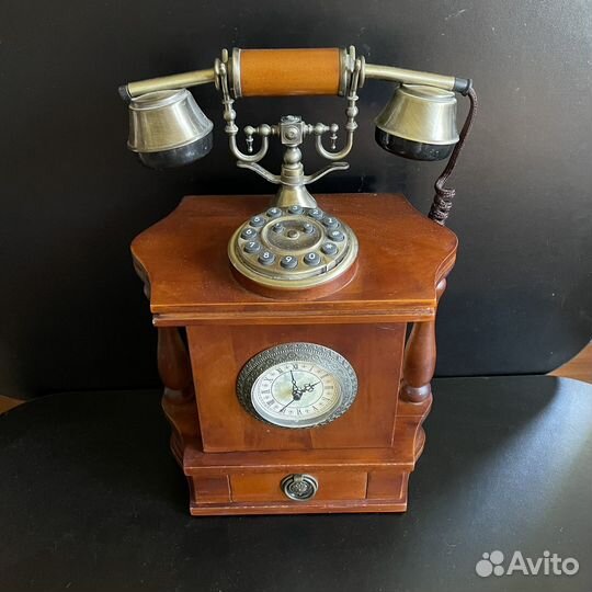 Телефон ретро, винтаж, рабочий, с часами и ящик