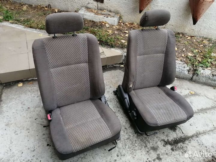 Сиденья передние toyota corona st190