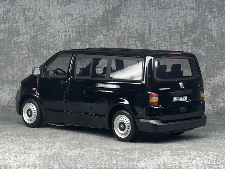 Модель Volkswagen t5 1/43 cararama