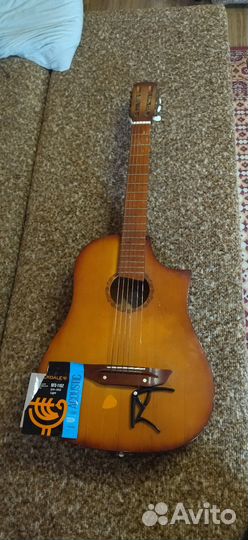 Акустическая гитара