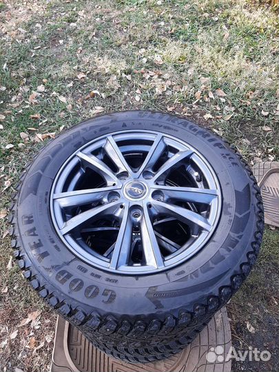 Goodyear UltraGrip 195/65 R15