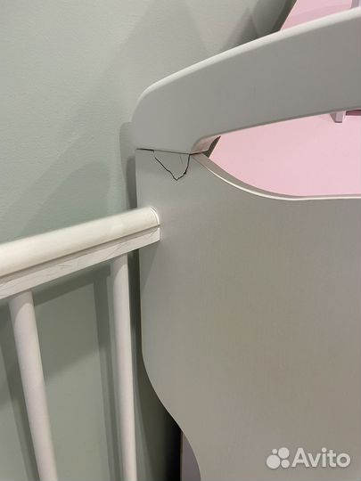 Детская кроватка с маятником и ящиком