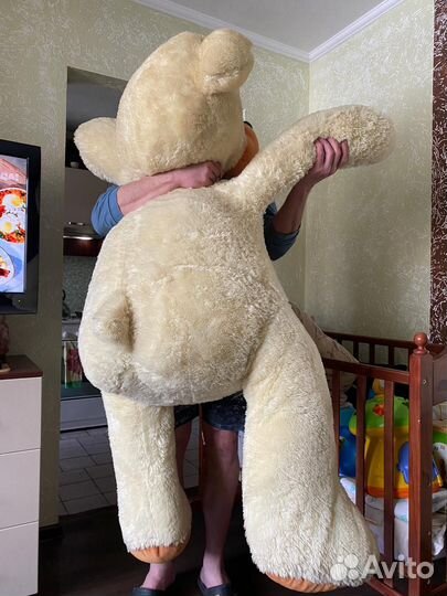 Плюшевый мишка. Большой, с музыкой