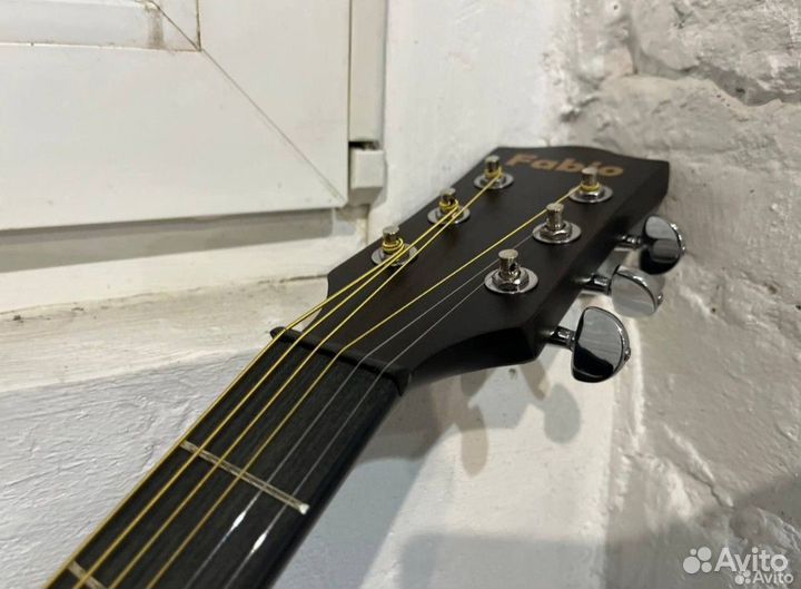 Гитара с чехлом