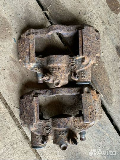 Суппорт задний правый и левый Mercedes-Benz Vito