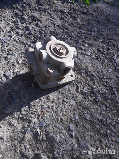 Кран тормозной