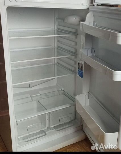 Холодильник indesit