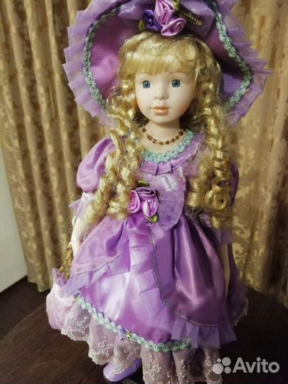 Кукла фарфоровая коллекционная