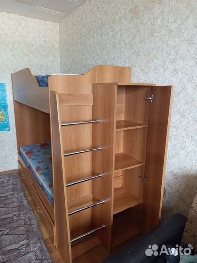 Двухъярусная кровать