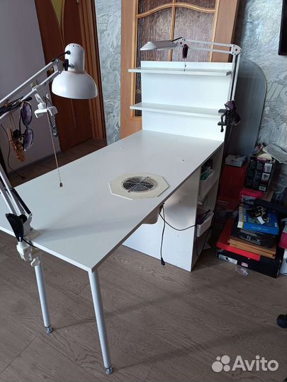 Маникюрный стол с вытяжкой бу