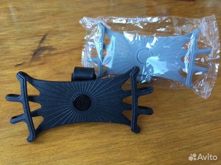 Силиконовый держатель для телефона на руль