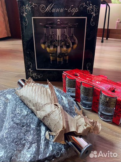 Набор барная стойка бокалы и рюмки
