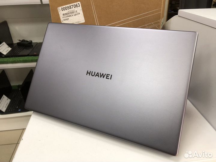 Huawei MateBook D15 (Ryzen 7-3700U/8-512Gb)