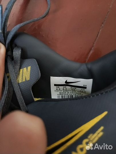 Футбольные бутсы nike 39 размер