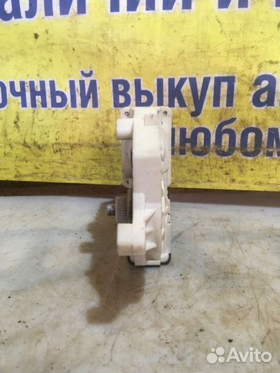 Мотор стеклоподъемника Volkswagen Bora