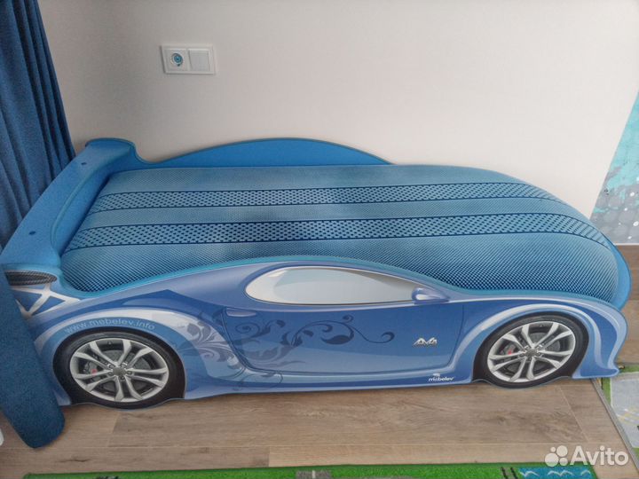 Детская кровать машинка с матрасом
