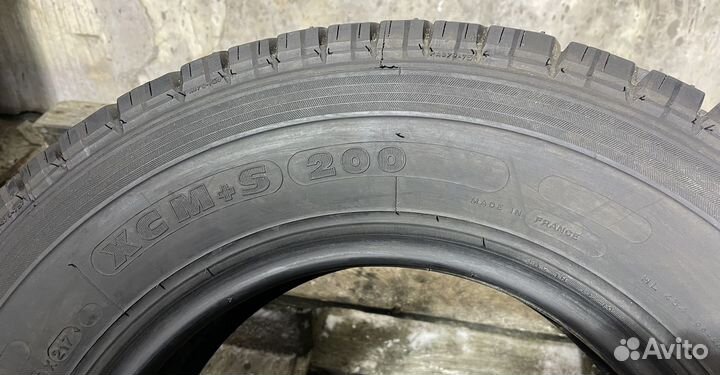 Michelin X M+S 200 215/70 R15C