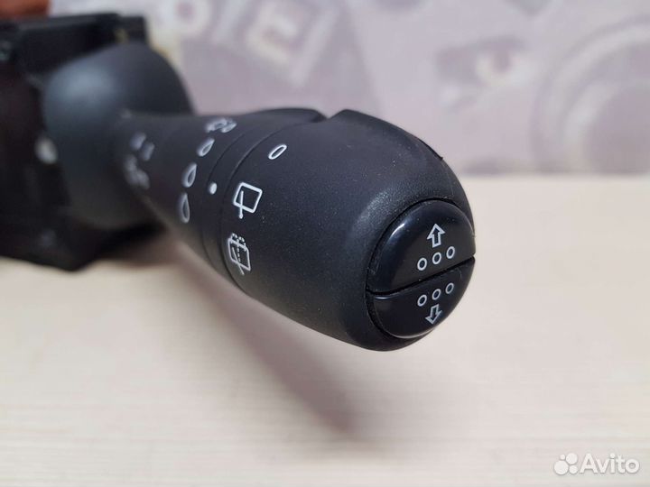 Подрулевой переключатель дворников Renault Kaptur