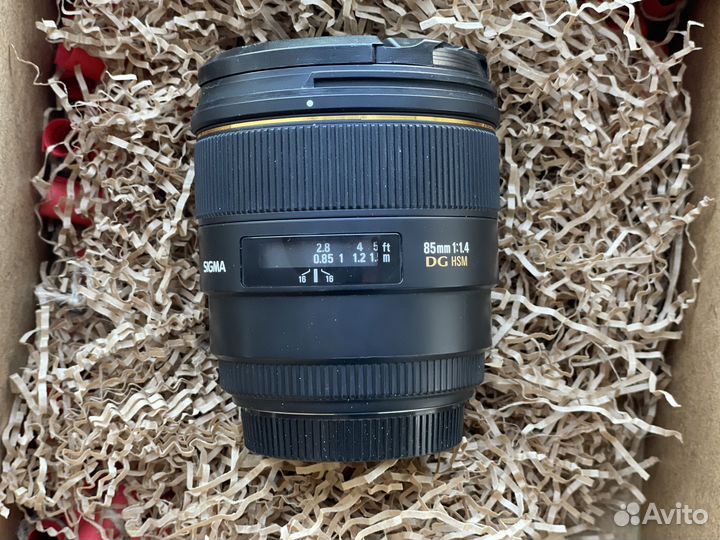 Объектив Sigma 85mm f 1,4/Sigma 70-300mm F4-5,6 DG