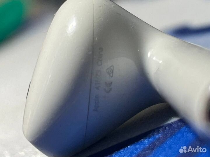 Apple Airpods 1 Правый наушник оригинал