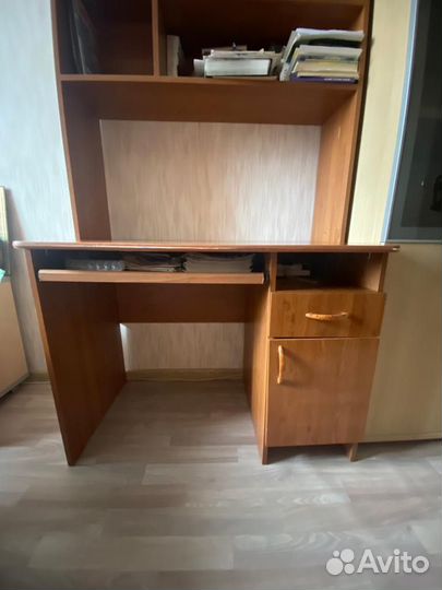 Письменный стол