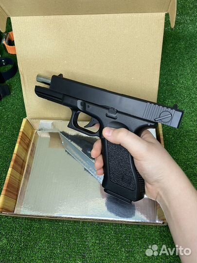 Игрушечный пистолет glock 17