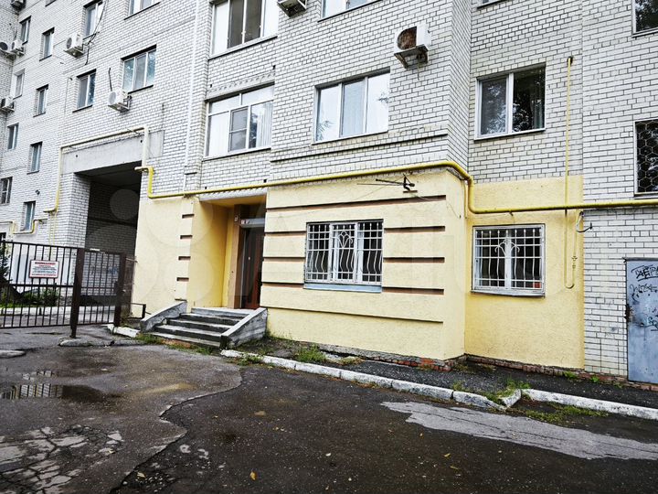4-к. квартира, 129 м², 1/10 эт.