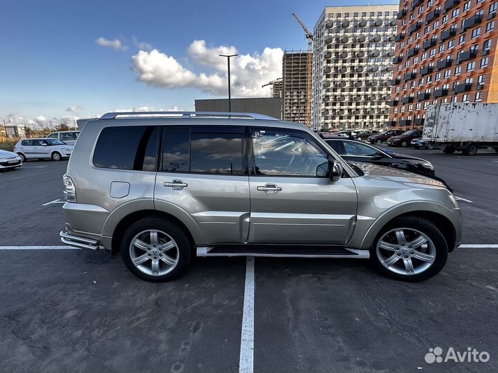 Mitsubishi Pajero 3.2 AT, 2010, 242 423 км