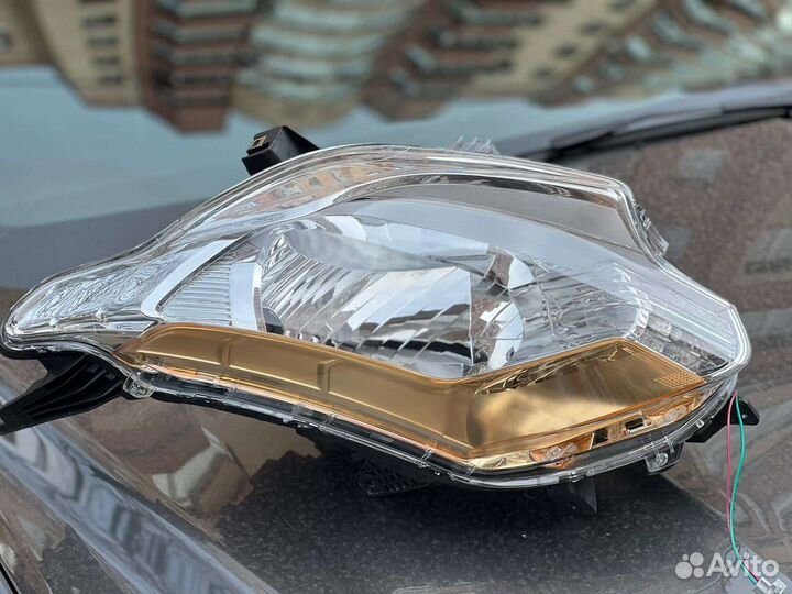 Фара правая Mitsubishi L200