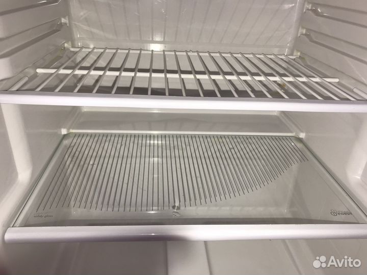 Холодильник indesit