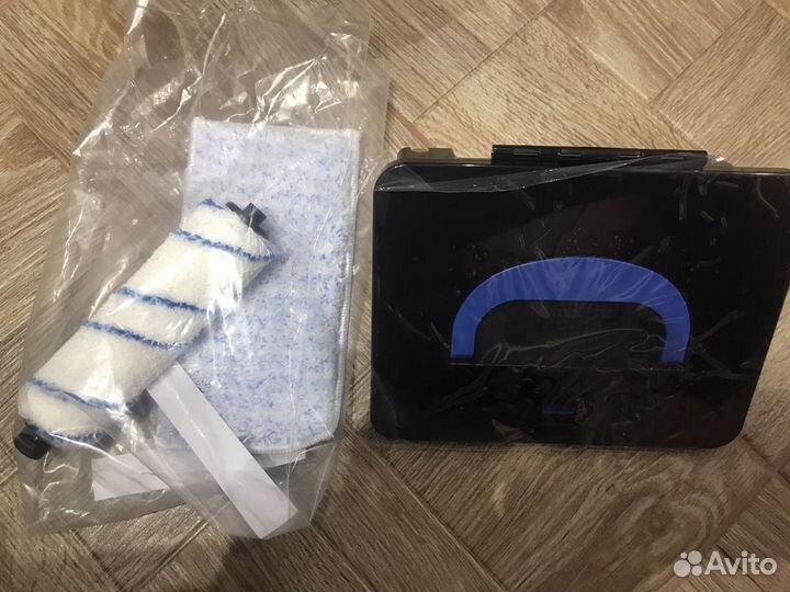 Робот-пылесос Elari Smartbot Brush