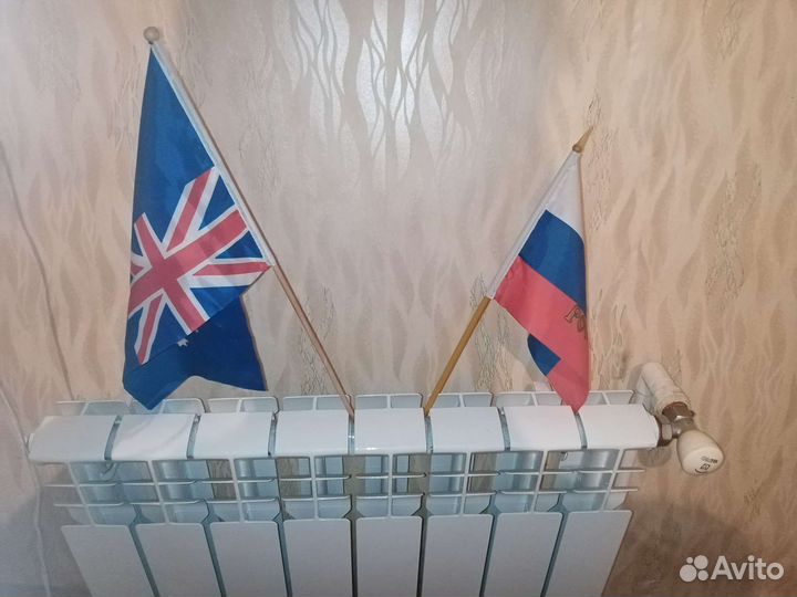 Флаги : России и Англии. Сувениры