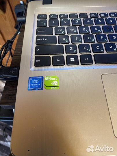 Ноутбук asus