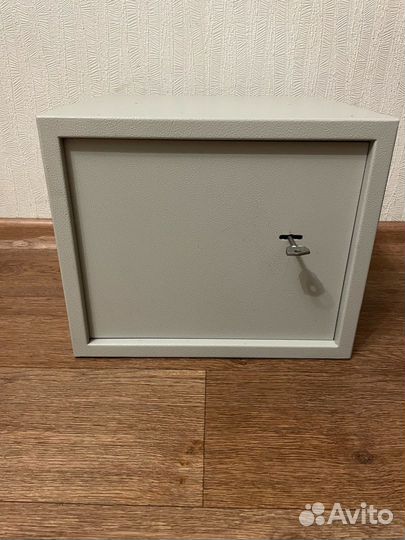 Сейф металлический