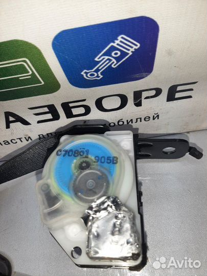 Ремень безопасности задний Nissan Teana J32 2.5