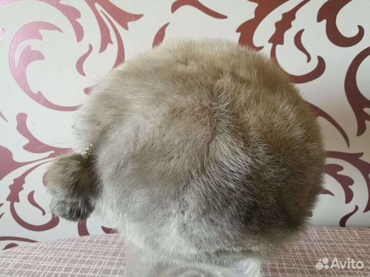 Берет из норки