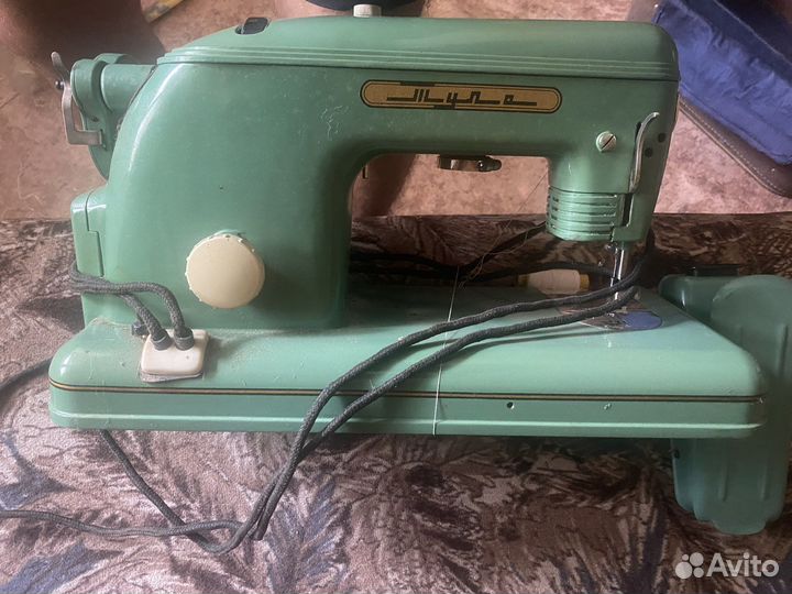 Швейная машина