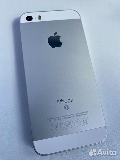 iPhone SE, 64 ГБ
