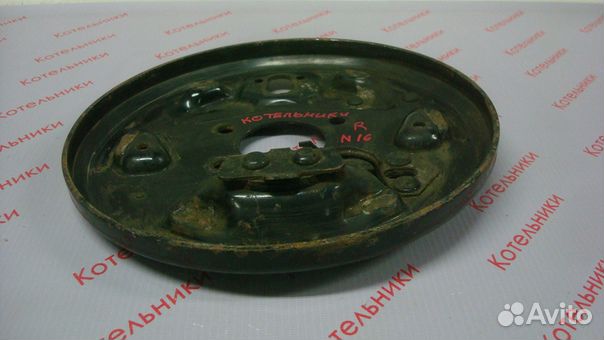 Nissan 44020-8M101 опорный диск задний правый