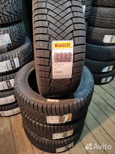 Pirelli Ice Zero FR 225/50 R17 98H
