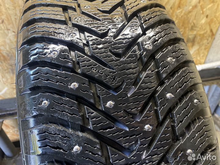Nokian Tyres Hakkapeliitta 8 SUV 235/55 R20 102T