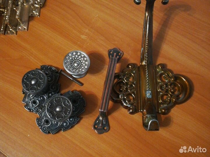 Ручки дверные, мебельные, крючки
